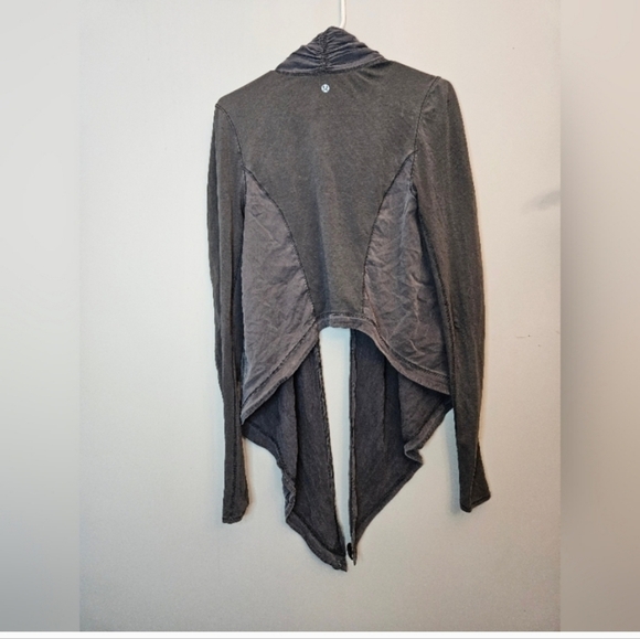 Lululemon Women's Black Soft Moto Jacket.
Measurements in pictures - Picture 6 of 11